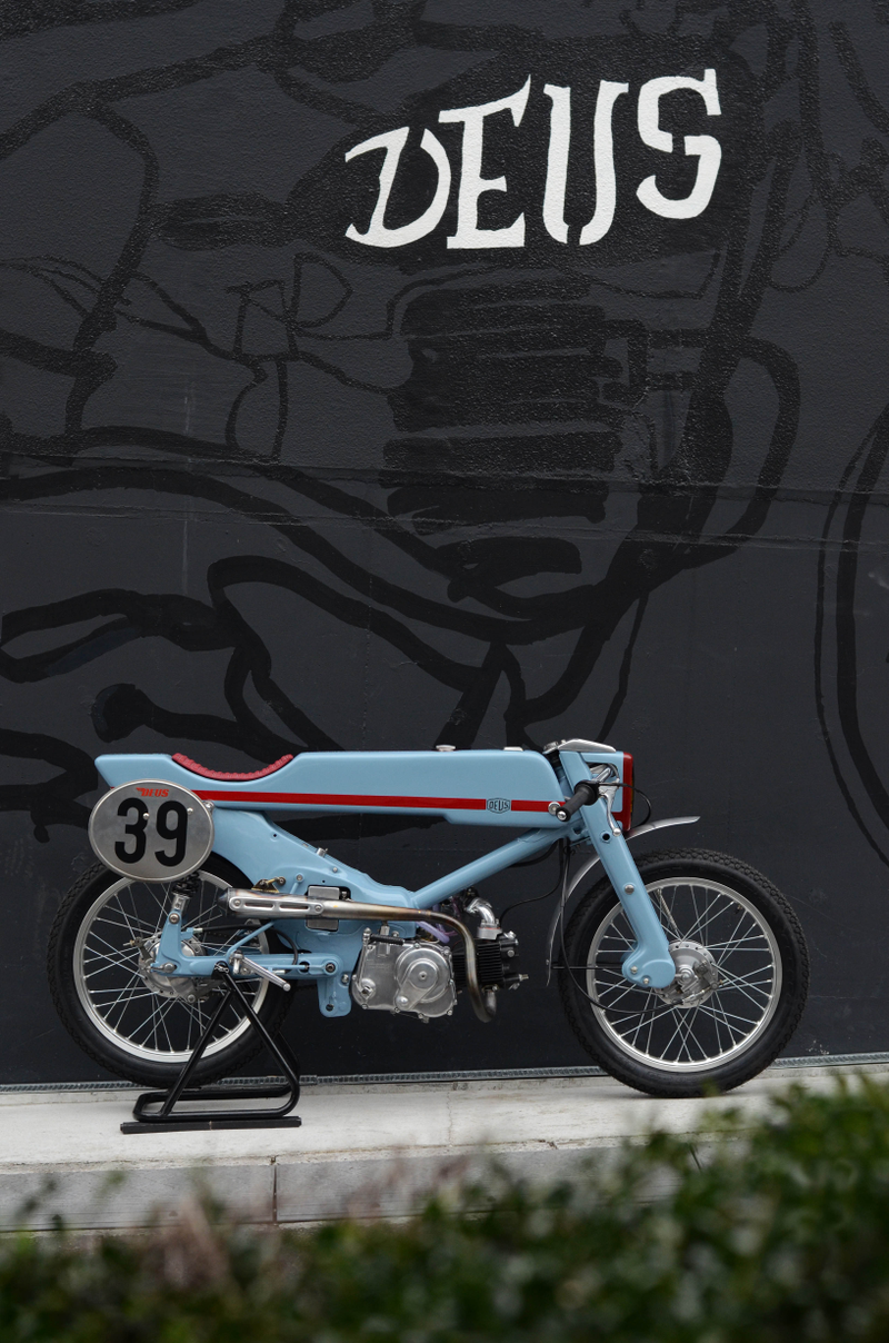 Illustration for article titled This Is What Happens When You Turn A Honda Super Cub Into A Badass Racer